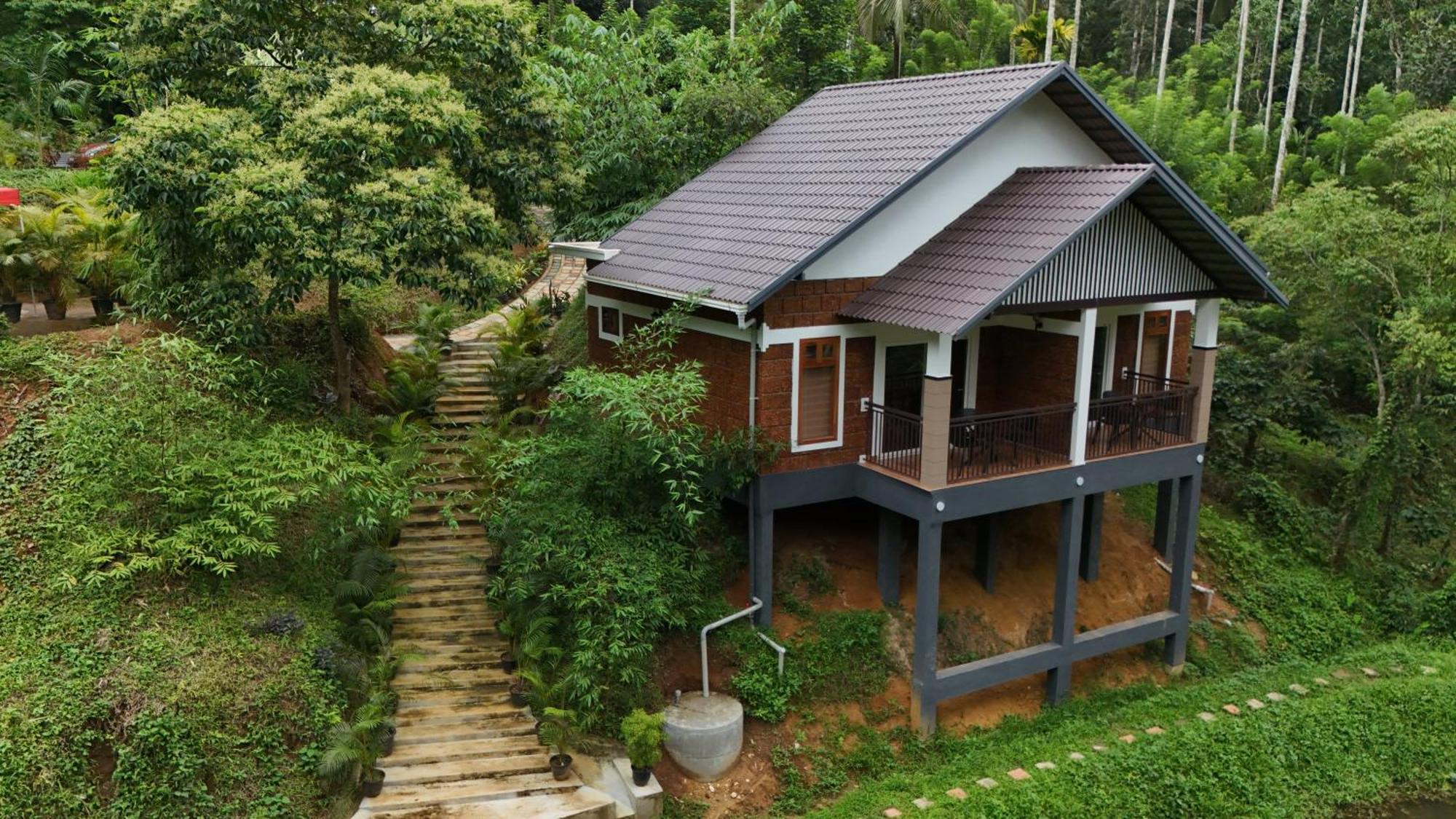 Casta Wild Resort Batheri Exterior photo
