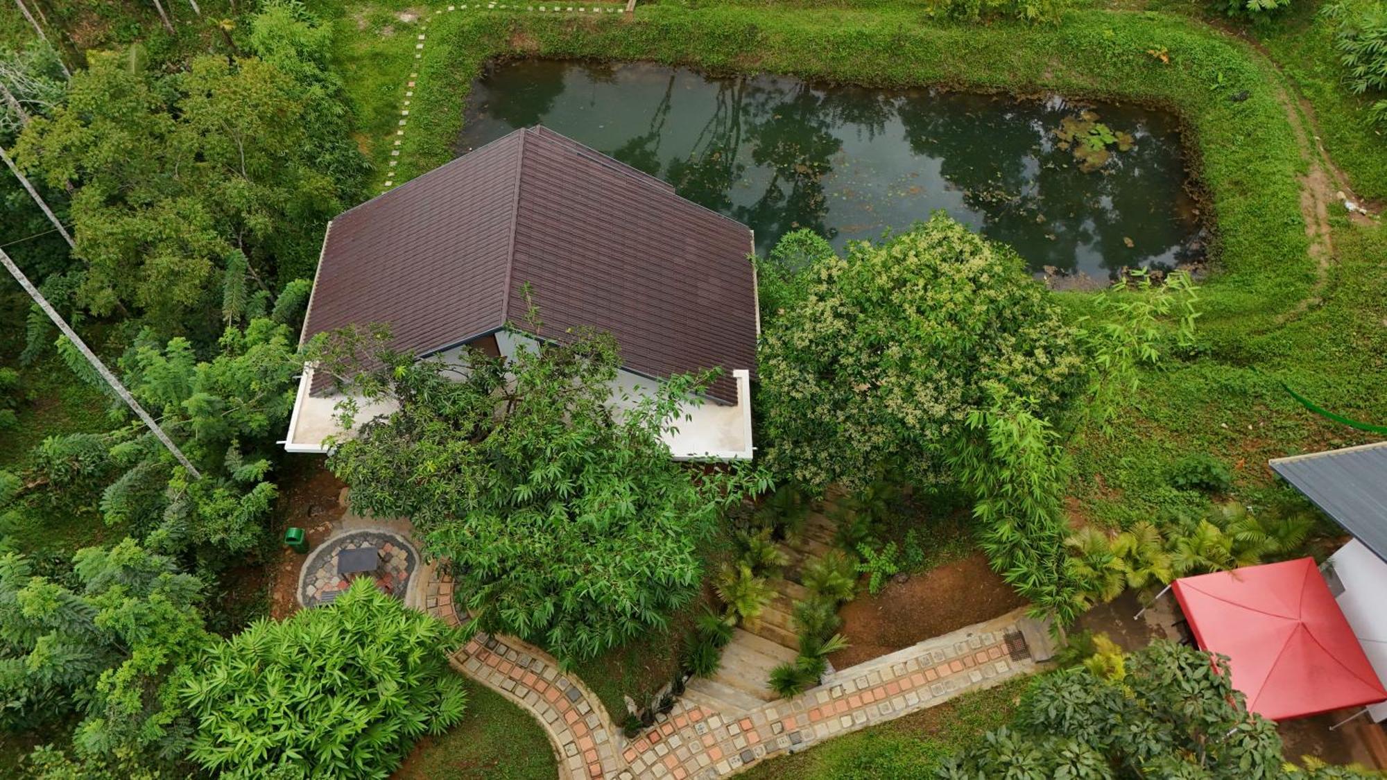 Casta Wild Resort Batheri Exterior photo
